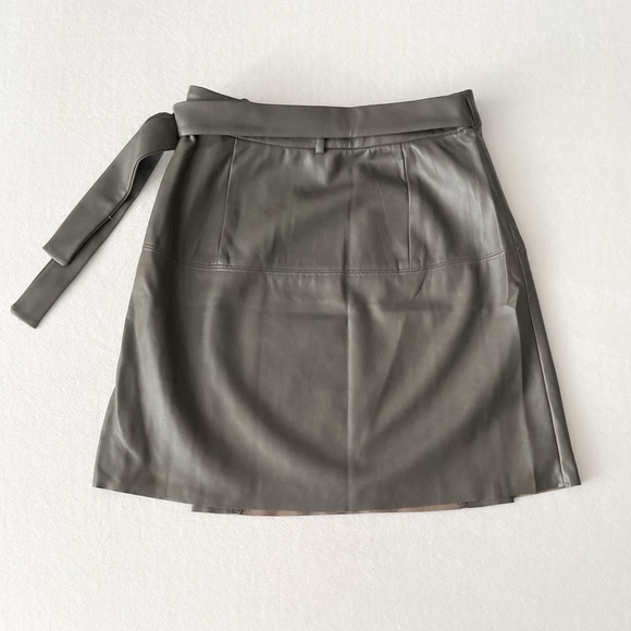 Wilfred Vegan Leather Mini Skirt - Picture 8 of 10